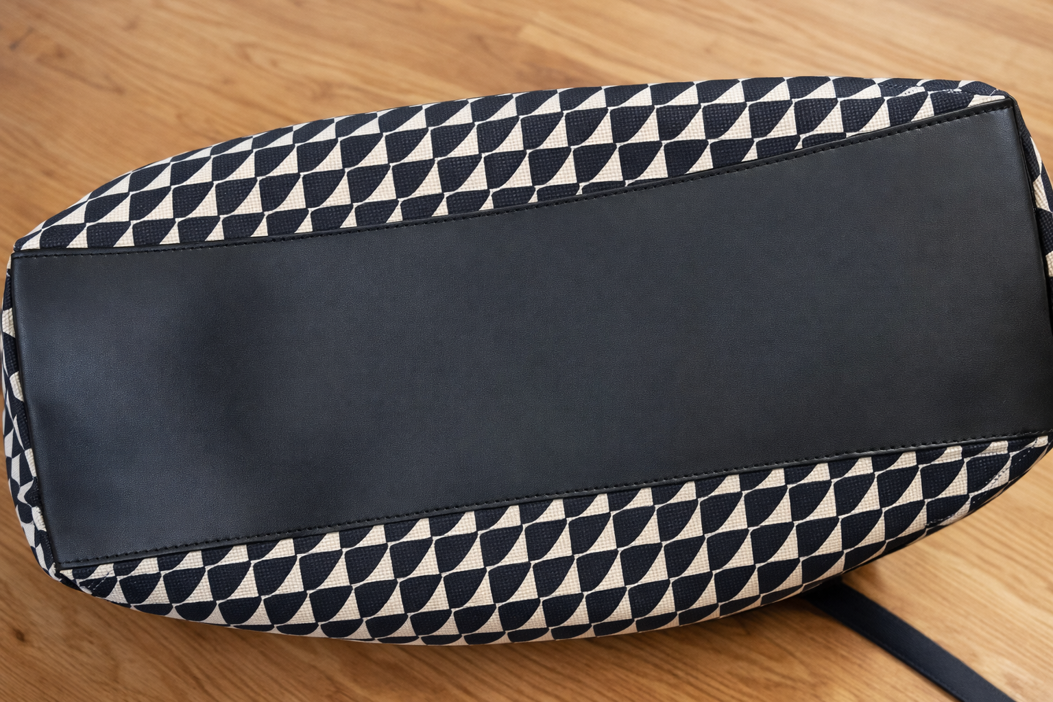 Spartain 449 Rhett Geometric Weekend Travel Duffle- Black & Cream